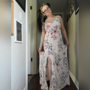 Gorgeous Floral Rue 21 Maxi Dress NWT